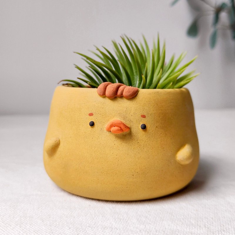 Cute yellow ducky planter. Handmade pot with drainage hole. - เซรามิก - ดินเผา 