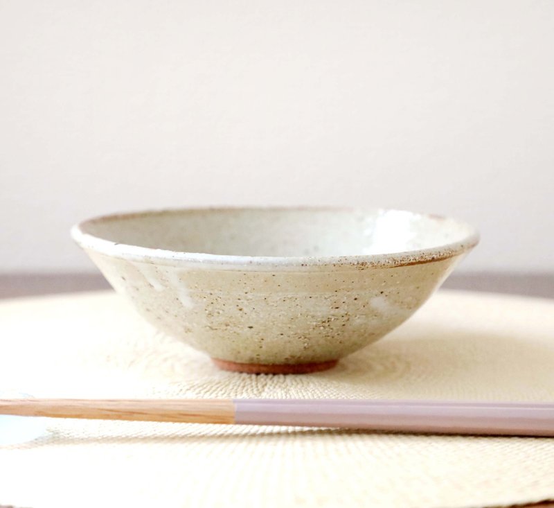 Rice bowl made of red clay and white glaze - Bowls - Pottery White