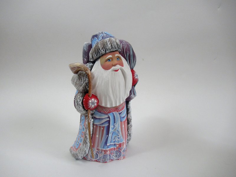 Hand carved Santa, Wood carved figure, Russian Santa, Wooden painted figure - ตุ๊กตา - ไม้ สีม่วง