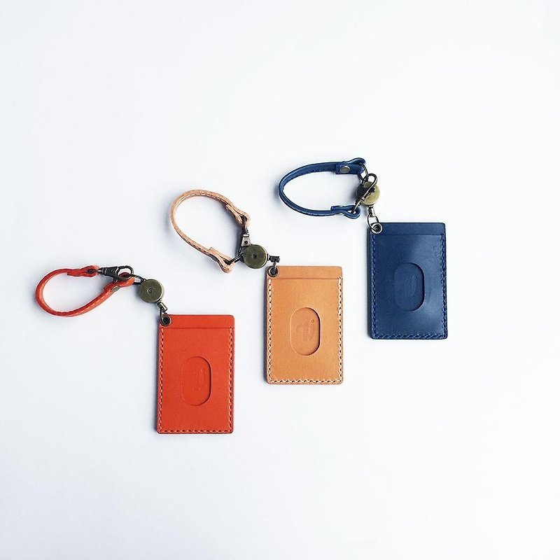 Reel belt with leather pass case Tochigi Leather of indigo - ที่ใส่บัตรคล้องคอ - หนังแท้ สีน้ำเงิน
