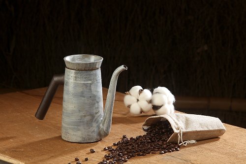 鶯歌陶瓷博物館 白粉引手沖咖啡壺