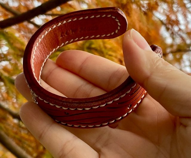 ハンドメイド】手彫りレザーブレスレット - ショップ LCW MADE