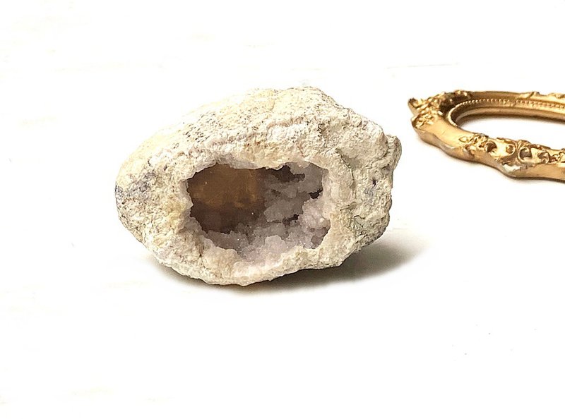 天然原礦瑪瑙招財小白晶洞 白水晶 辦公室 療癒 可消磁晶石飾品 - 其他 - 水晶 白色