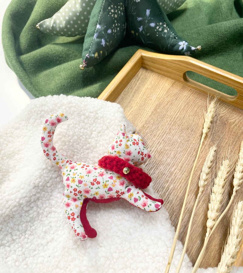 純手工拼色棉布聖誕貓咪擺飾 - 擺飾/家飾品 - 棉．麻 紅色