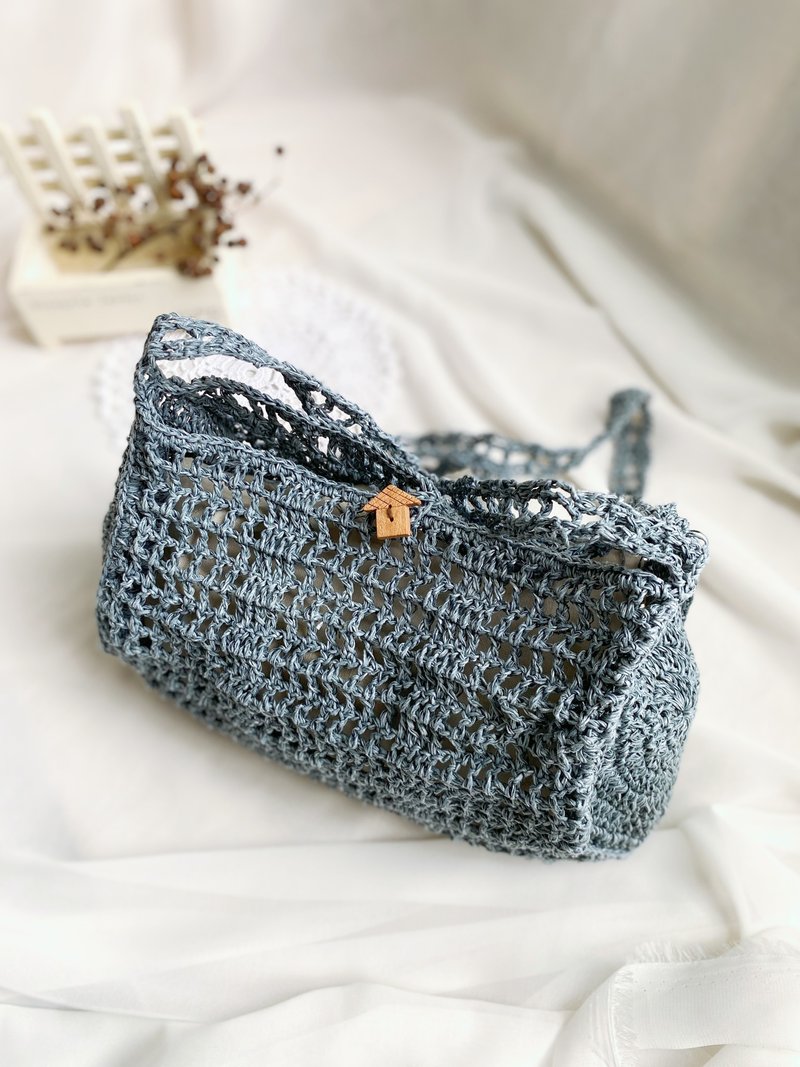 【好日手作】Handmade。手工日本SASA線莎莎線編織灰藍斜背側背包 - 手提包/手提袋 - 紙 藍色