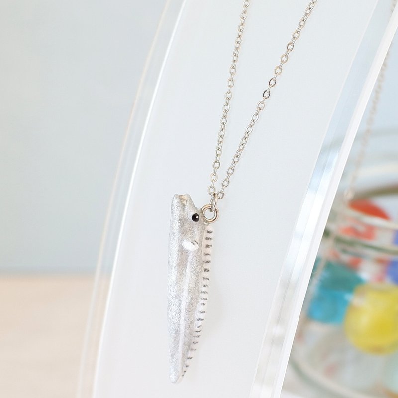 和紙アクセサリー　ネックレス　タチウオ　太刀魚　海の魚 - 項鍊 - 紙 銀色