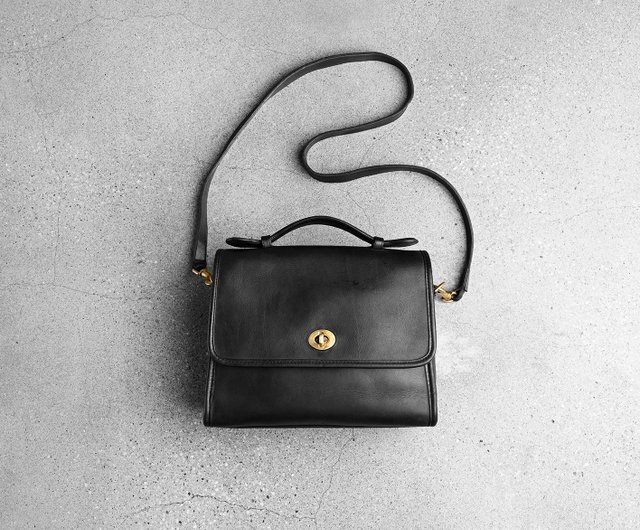 Coach vintage sling clearance bag