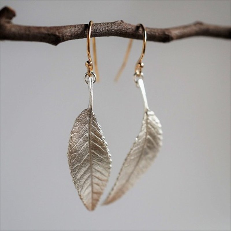 Elm leaf earrings {EP054SV} - 耳環/耳夾/耳骨夾 - 其他金屬 