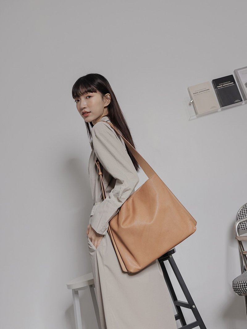 supportingrole 2分層真皮中性簡約的簡約肩側背包 咖啡 - 側背包/斜背包 - 真皮 咖啡色