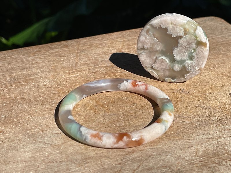 Feitian Dunhuang light color bracelet - cherry blossom agate. Rainbow thin bone bracelet. Rare items - สร้อยข้อมือ - เครื่องประดับพลอย หลากหลายสี