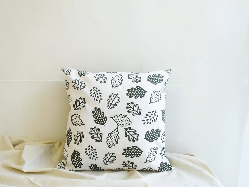 Handmade silk-printed pillowcase - หมอน - ผ้าฝ้าย/ผ้าลินิน สีเขียว