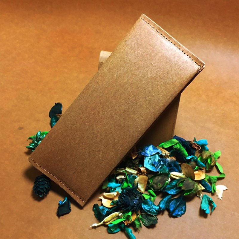 Washed kraft paper clip _ brown paragraph - กระเป๋าสตางค์ - กระดาษ สีนำ้ตาล
