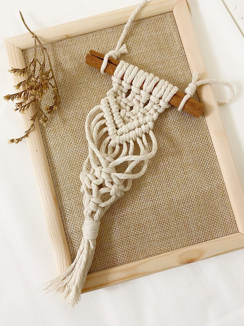 Macrame woven dry flower mini hanging basket - Wall Décor - Cotton & Hemp White