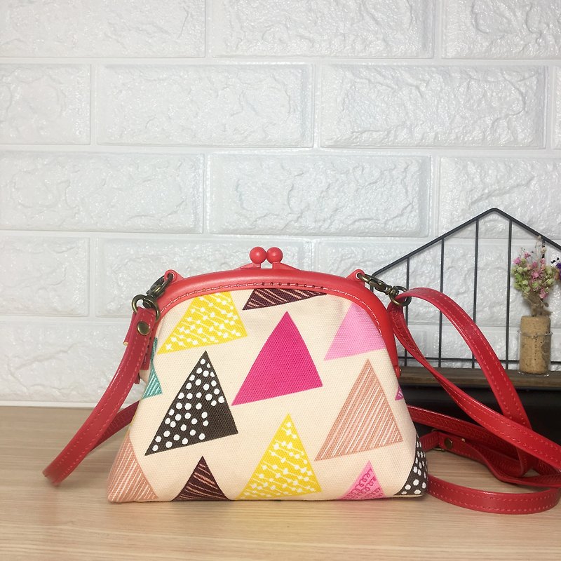 Red geometric triangle bag oblique backpack mouthwash - Messenger Bags & Sling Bags - Cotton & Hemp Red