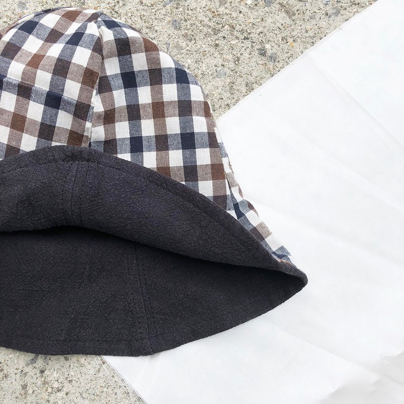 Plaid / Cotton print / double-sided use bucket hat - Hats & Caps - Cotton & Hemp 
