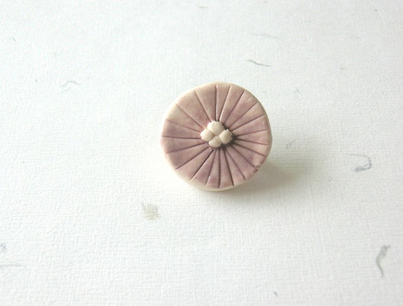 purple flower ceramic brooch - เข็มกลัด - ดินเผา สีม่วง