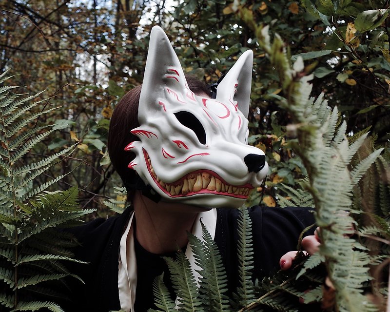 Japanese Kitsune mask, White and Red fox mask, Kitsune mask for Cosplay - หน้ากาก - เรซิน ขาว