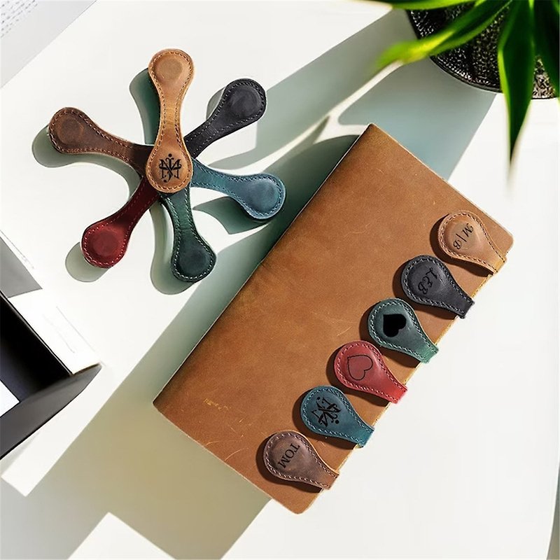 Free customization of handmade cowhide wallet, magnetic holder, bookmark decoration - Bookmarks - Genuine Leather Brown