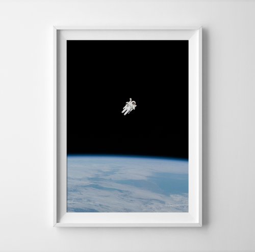 Weekend Road Trip floating in space 可客製化 掛畫 海報