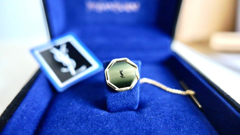 Rare Yves Saint Laurent Vintage Hexagon Pin - with original box - เข็มกลัด/พิน - โลหะ สีเขียว