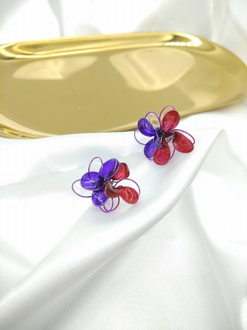 Mini Flower Earrings - Peach Purple / Pair - ต่างหู - พลาสติก สีม่วง