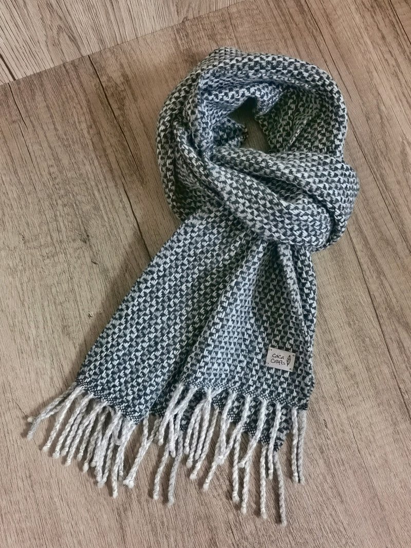 Handwoven by Carina | Handwoven yak wool scarf - ผ้าพันคอถัก - ขนแกะ สีเขียว