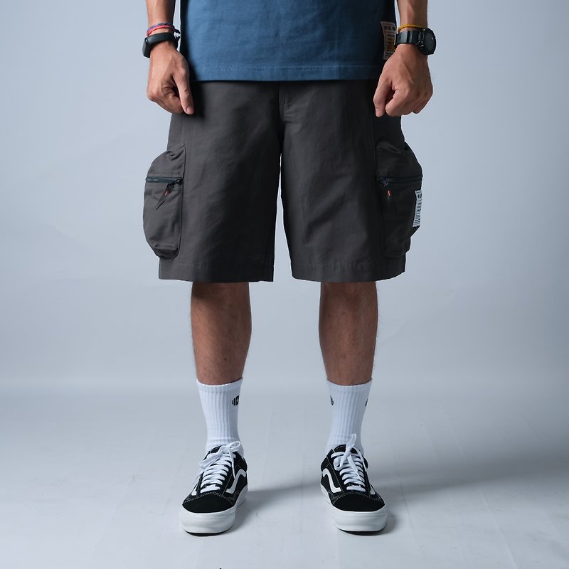 ONE-1111-STUDIO Large Pocket Cargo Shorts/Stiff Fit/Zip Large Pocket/Iron Gray - Men's Shorts - Cotton & Hemp Gray