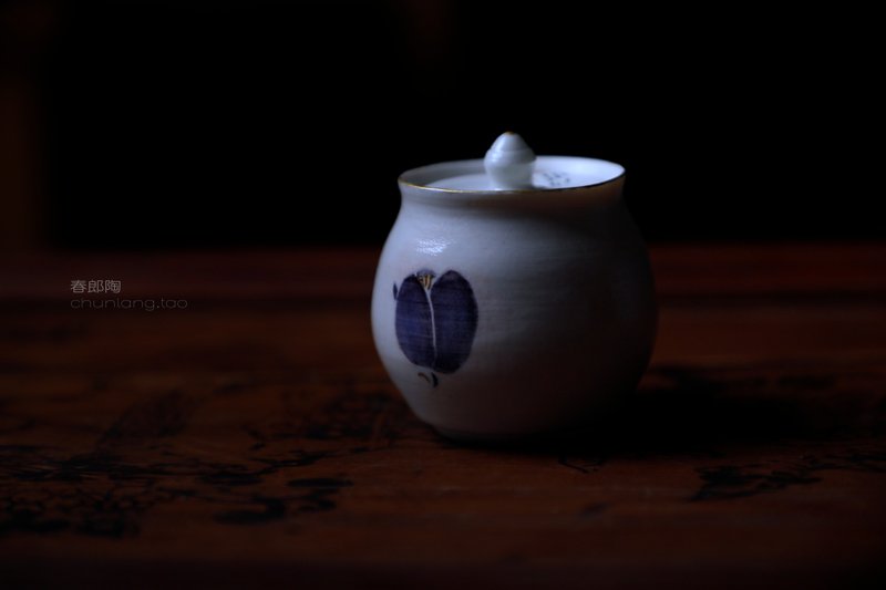 Chunlang Pottery-Tulip Porcelain Covered Jar - Items for Display - Pottery 