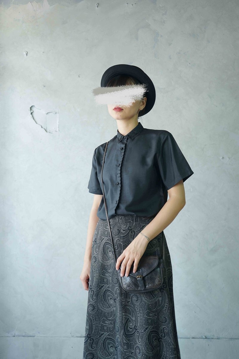 尋寶古著-金屬光澤感花邊燒花領黑色復古襯衫 - 女襯衫 - 聚酯纖維 黑色