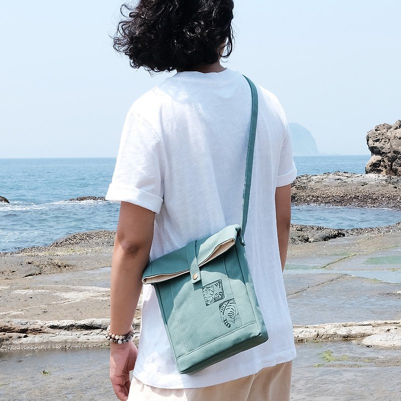 Biandong travel carry bag / gray green / - กระเป๋าแมสเซนเจอร์ - ผ้าฝ้าย/ผ้าลินิน สีเขียว