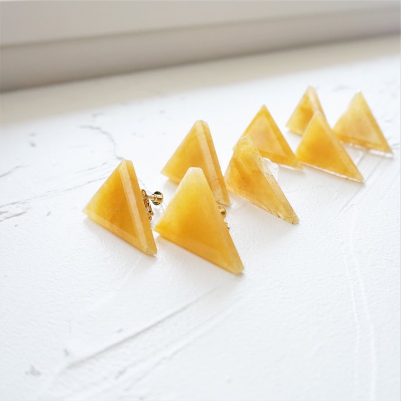 14kgf*Yellow Aventurine Triangle pierced earring / earring - 耳環/耳夾/耳骨夾 - 寶石 黃色