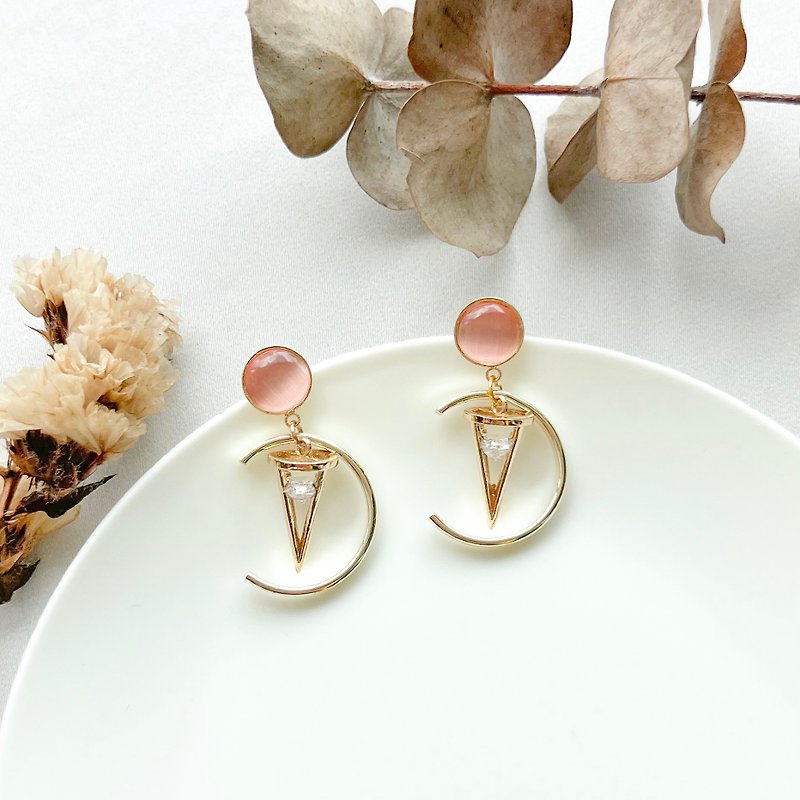 Under the moon | Handmade Accessories | Elegant - Earrings & Clip-ons - Crystal Pink