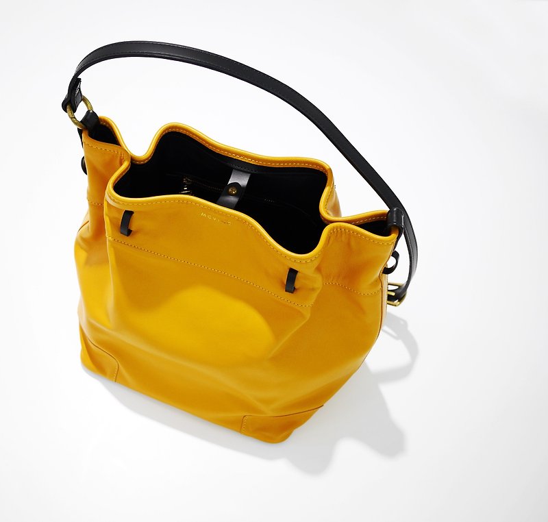Full orange orange yellow leather BELT square bucket bag - กระเป๋าแมสเซนเจอร์ - หนังแท้ สีส้ม