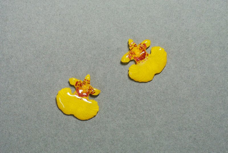 Wen Xin Lan Earrings - ต่างหู - กระดาษ สีเหลือง