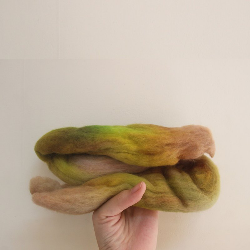 アースカラーの手染めウールストリップ 16g - 編み物/刺繍/羊毛フェルト/裁縫 - ウール 