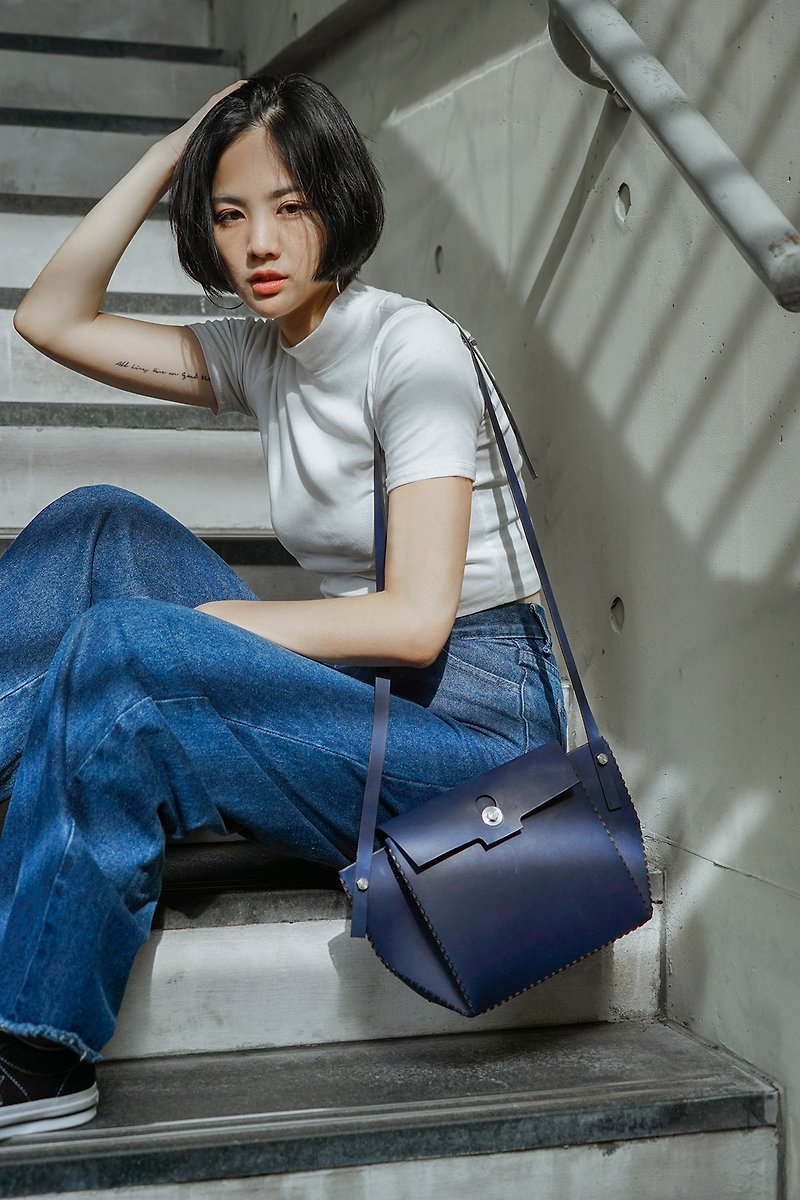 Miss M_DIY Leather Shoulder Bag【Finished Product】 - กระเป๋าแมสเซนเจอร์ - หนังแท้ 