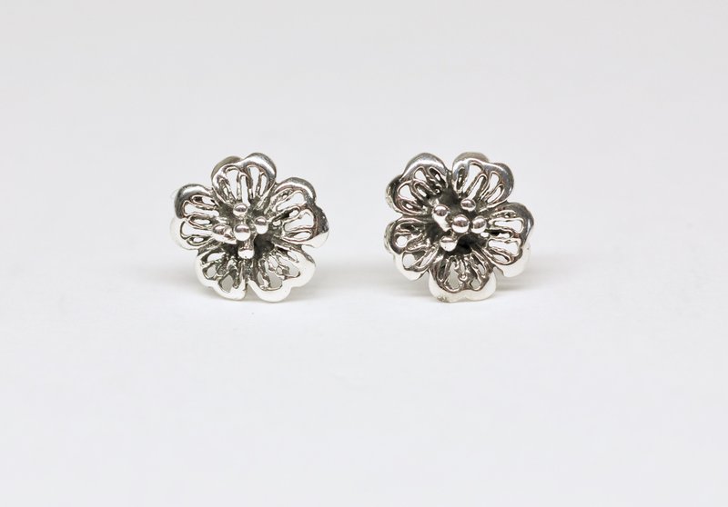 Ermao Silver[Flower and Grass Series─Hibiscus Flower in a Basket - Ear Acupuncture] Silver - ต่างหู - เงิน สีเงิน