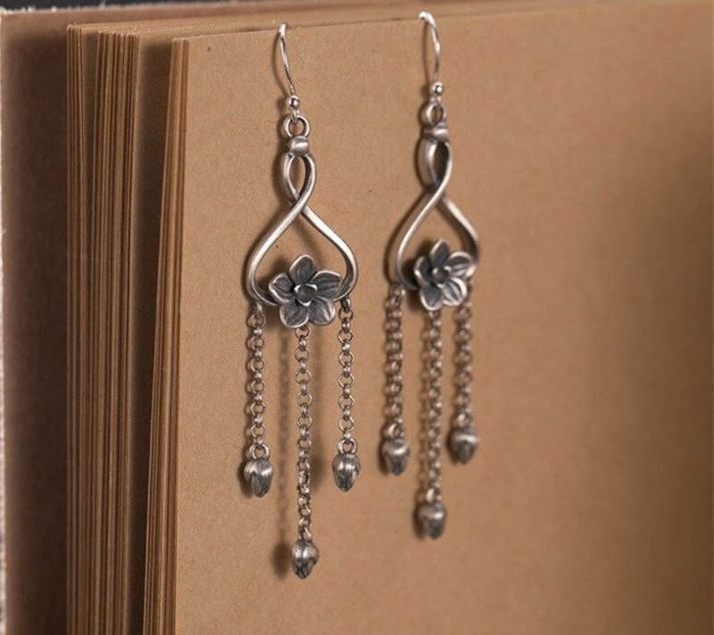 Hollow Ethnic Thai Silver Flowers Earrings for Women Flower Buds Tassels Earring - 耳環/耳夾/耳骨夾 - 純銀 銀色