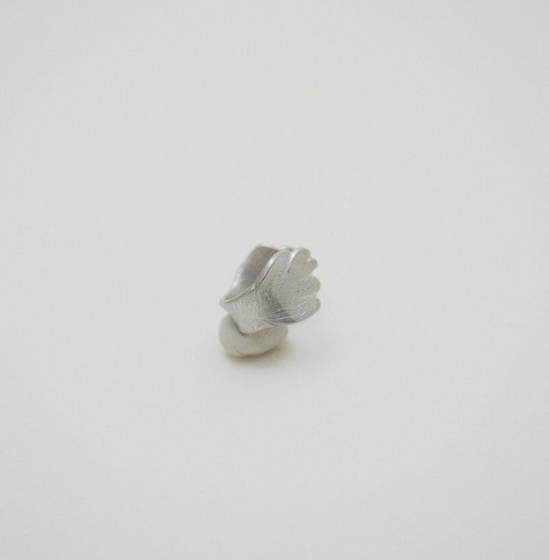 錫製シリーズ - 夏の午後‧鍛造と彫刻‧猫の手‧純粋な錫の耳の骨クリップ - ピアス・イヤリング - 金属 シルバー