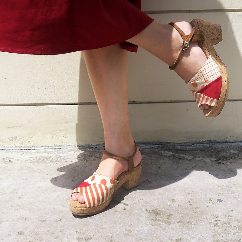 Color-Changing Sunny Day Sandals - Red - รองเท้ารัดส้น - เส้นใยสังเคราะห์ สีแดง