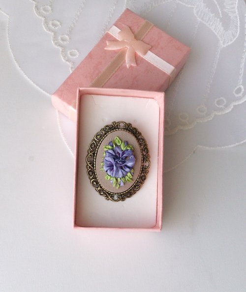 Ribbon embroidered pendant for her - Shop Embroidery Dreams Necklaces -  Pinkoi