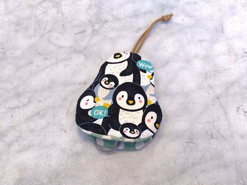 非玩布可-手作布雜貨 Play-handmade groceries 企鵝(綠) 梨型鑰匙包【K210206】