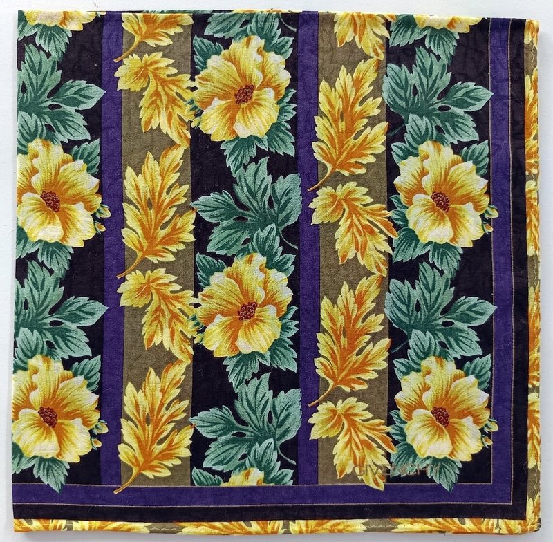 Givenchy Vintage Handkerchief Yellow Floral Print 19 x 18.5 inches Gift for Her - 手帕 - 棉．麻 黃色