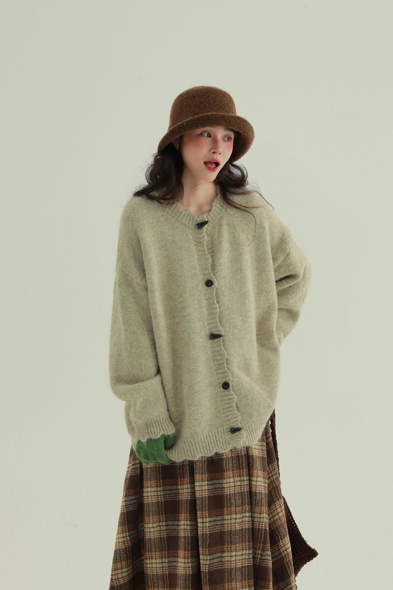 4顏色 柔絨 牛角扣花邊毛衣 溫柔甜美慵懶風針織百搭保暖開衫 - 女裝毛衣/針織衫 - 聚酯纖維 卡其色