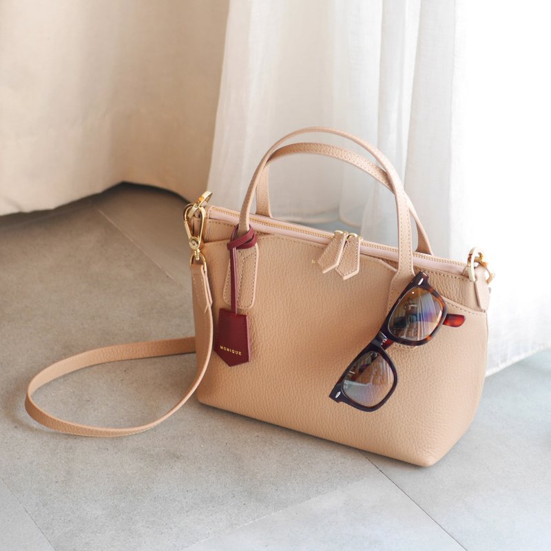 MONIQUE Pema M Zip Tote in Beige - 手提包/手提袋 - 真皮 卡其色