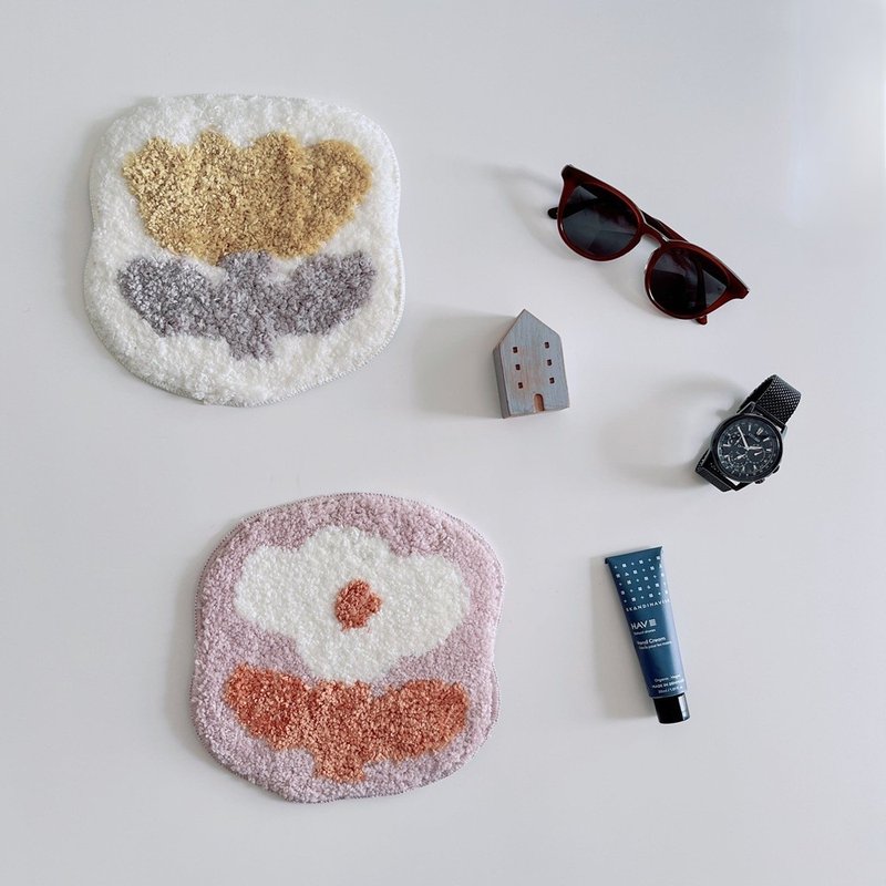 BISQUE Irodori Nordic Style Mini Home Decor Mat - Items for Display - Polyester 