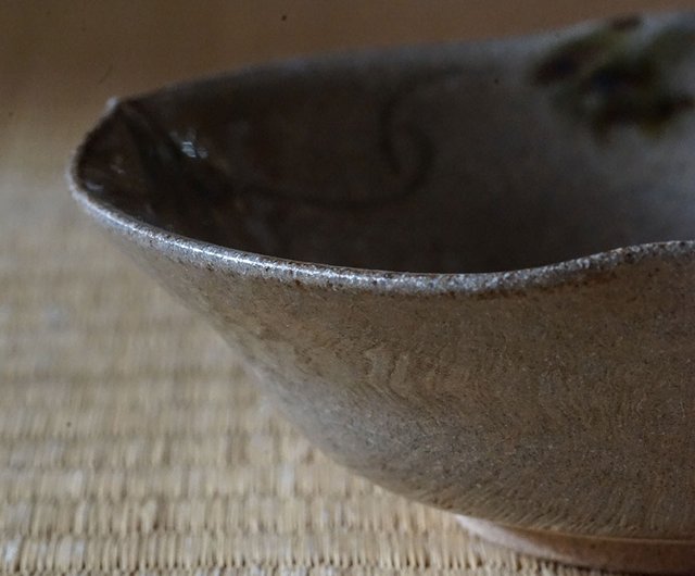 絵唐津輪花鉢 - ショップ millyshop 茶碗・ボウル - Pinkoi