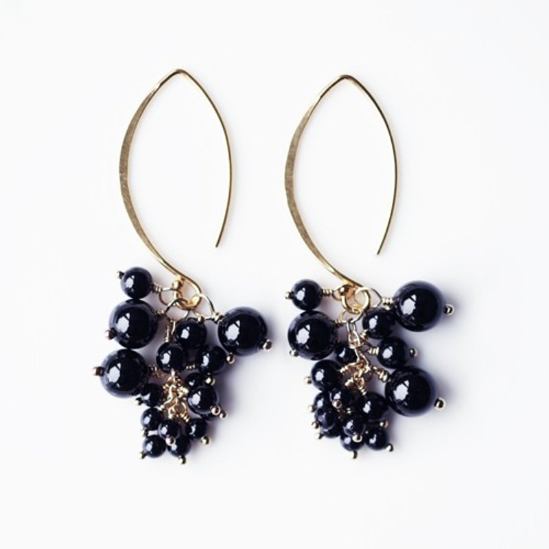 ブラックスピネルによる黒スグリの房ピアス　Black currant - 耳環/耳夾/耳骨夾 - 寶石 黑色