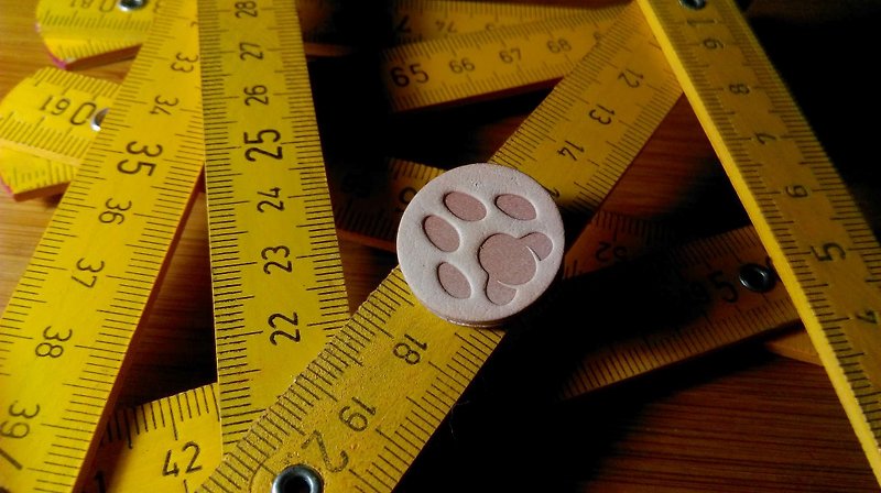 Cat Footprint Brooch/Leather - Cat and Dog Footprints - Brooches - Genuine Leather Brown
