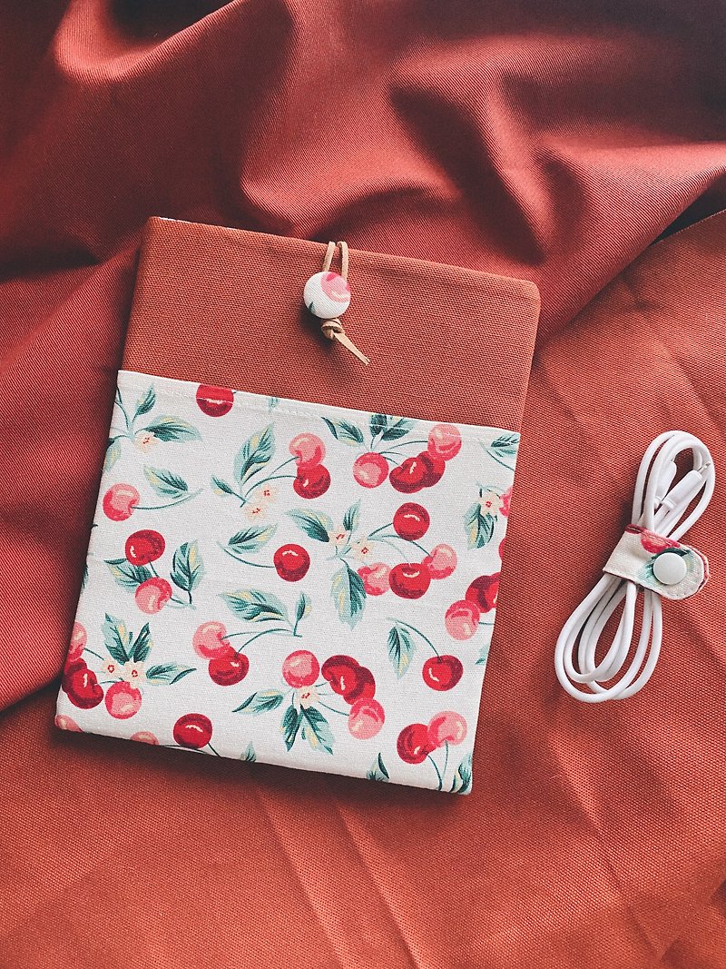 Delicious cherry red e-book case Lightweight and waterproof Support customized size - กระเป๋าแล็ปท็อป - ผ้าฝ้าย/ผ้าลินิน สีแดง